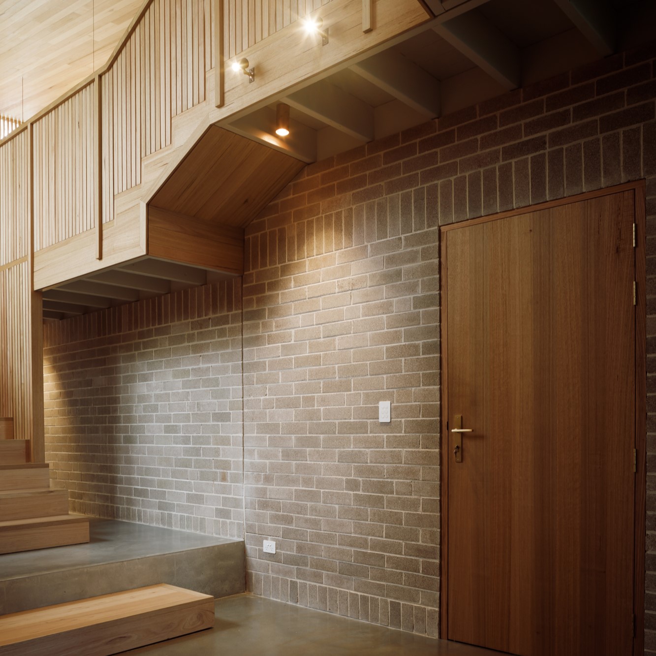 Kingston KS76 Tovo Lighting